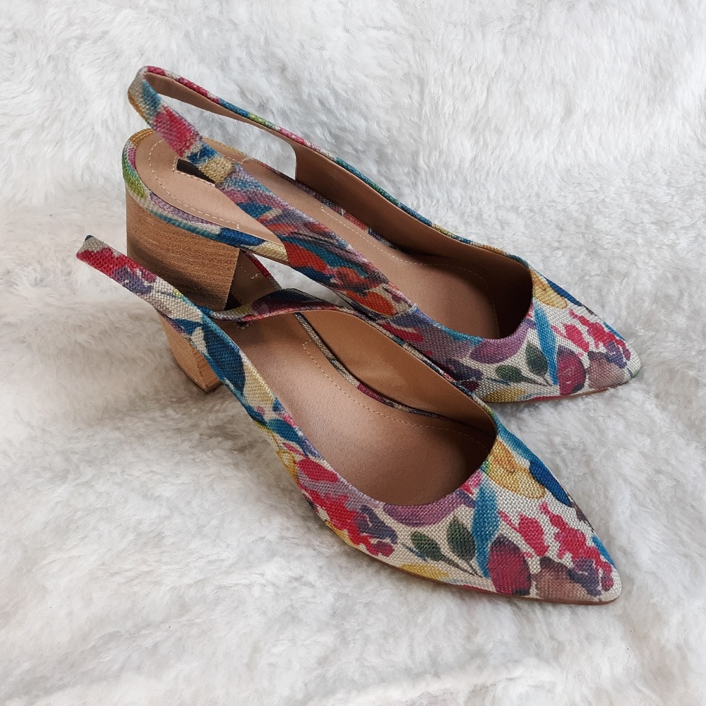 TAHARI shoes